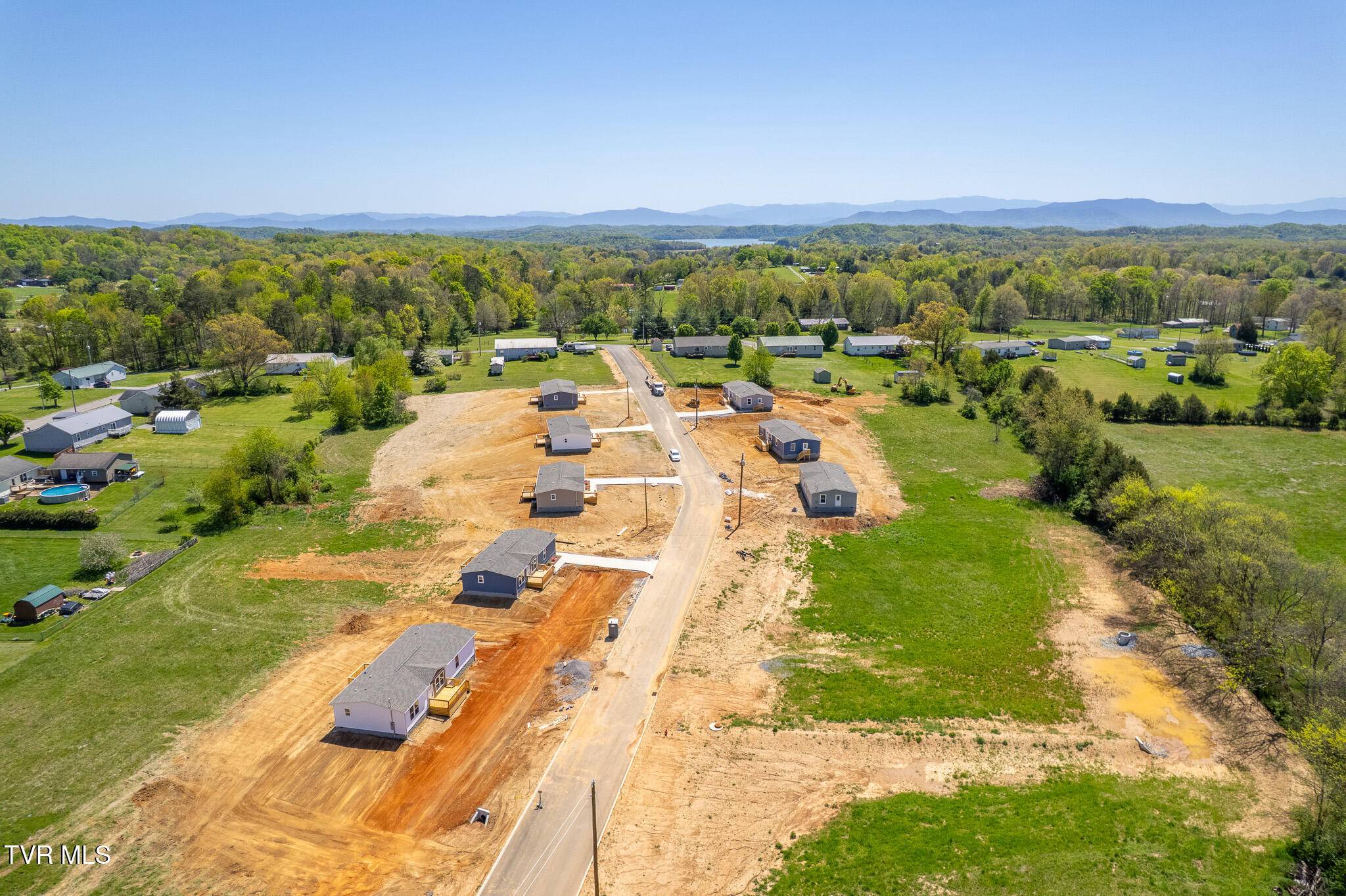 White Pine, TN 37890,221 Songbird Way