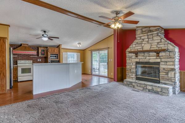 Bluff City, TN 37618,230 Cemetery LN