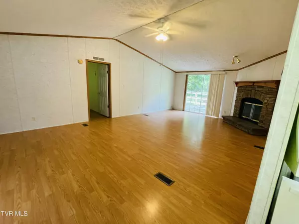 Nora, VA 24272,6746 Brushy Ridge RD