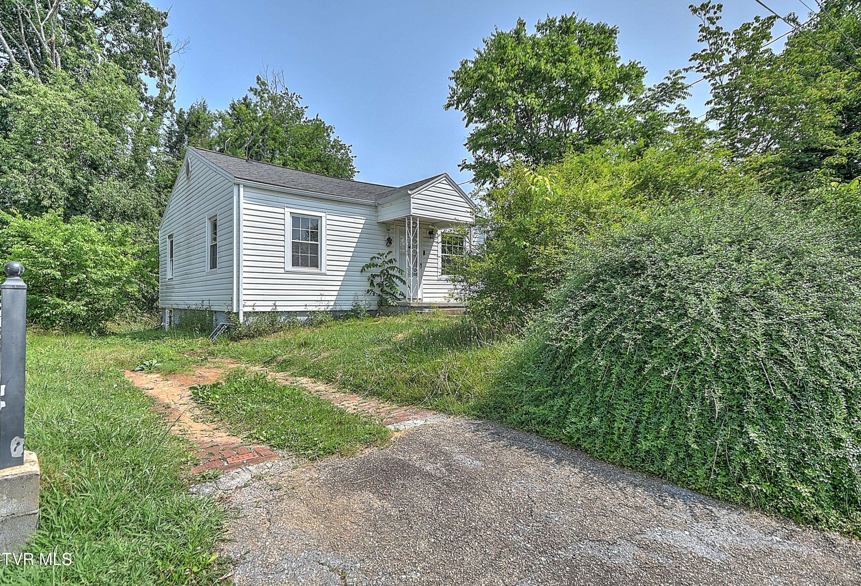Bristol, TN 37620,11 Birch ST