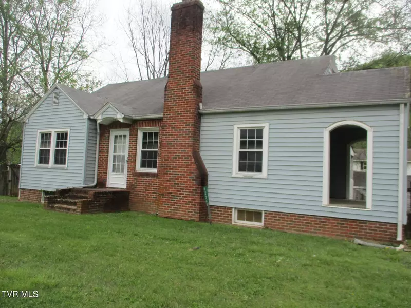 1234 Bristol HWY, Elizabethton, TN 37643