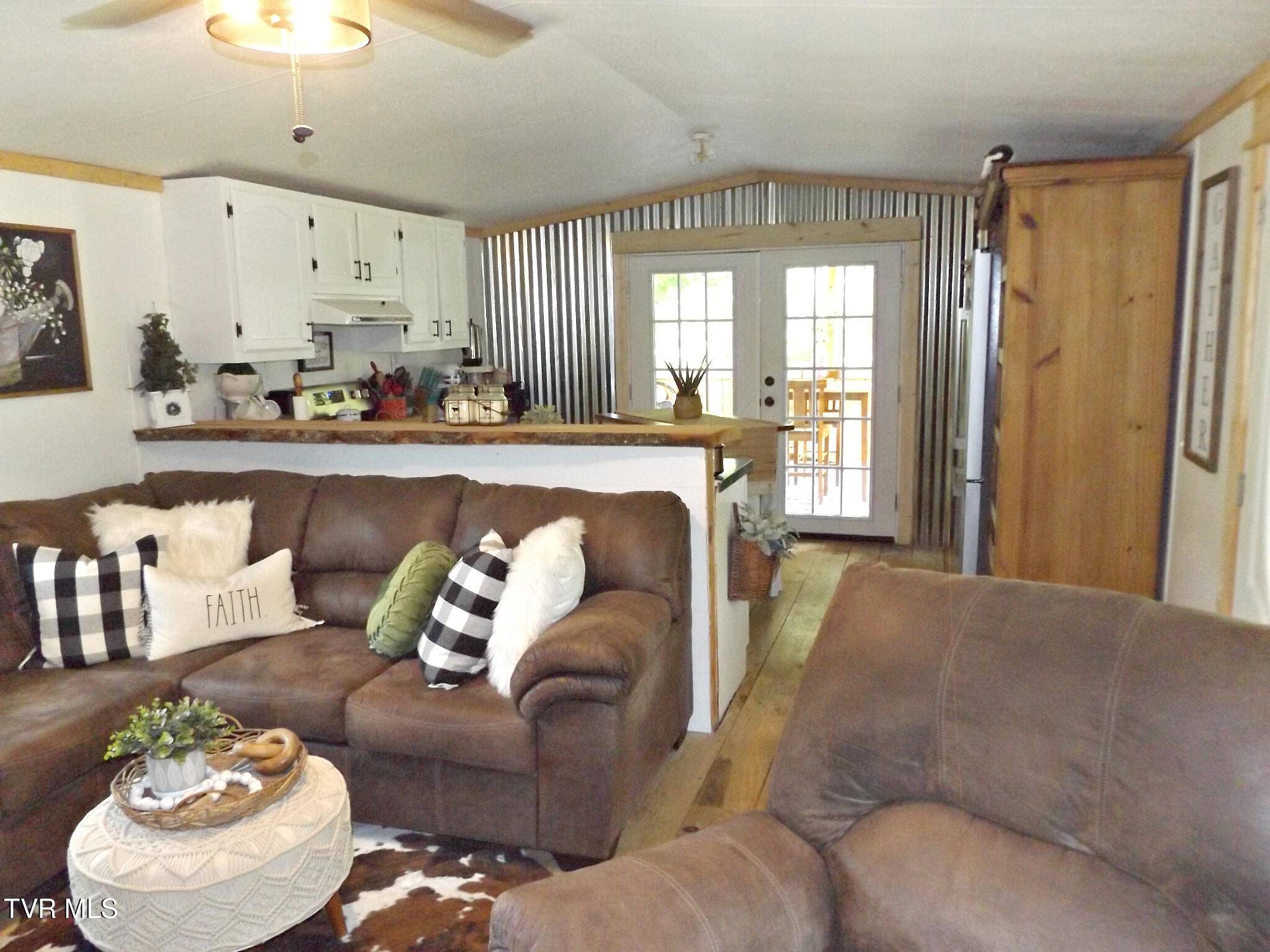 Hampton, TN 37658,820 Fairview RD