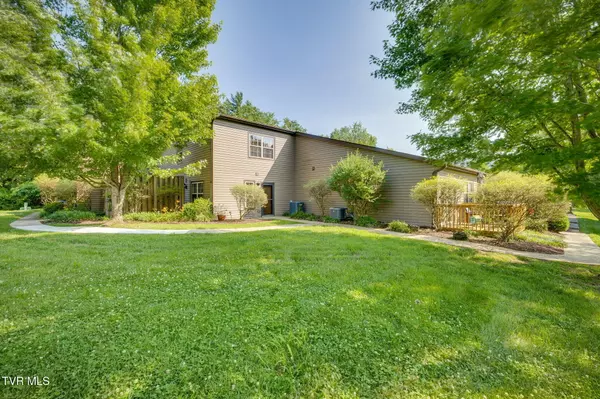 Johnson City, TN 37601,506 Pilgrim CT #B