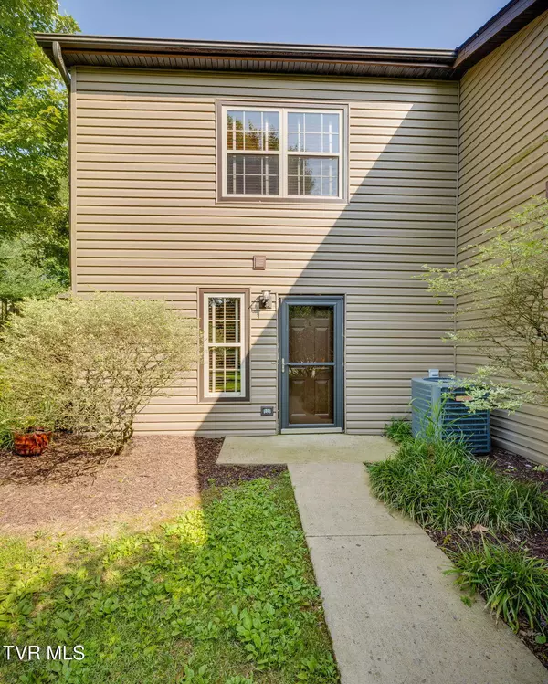 506 Pilgrim CT #B, Johnson City, TN 37601