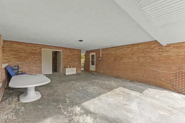 Erwin, TN 37650,720 Holly Ave