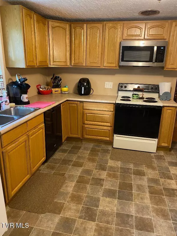 Big Stone Gap, VA 24219,880 Gilley AVE