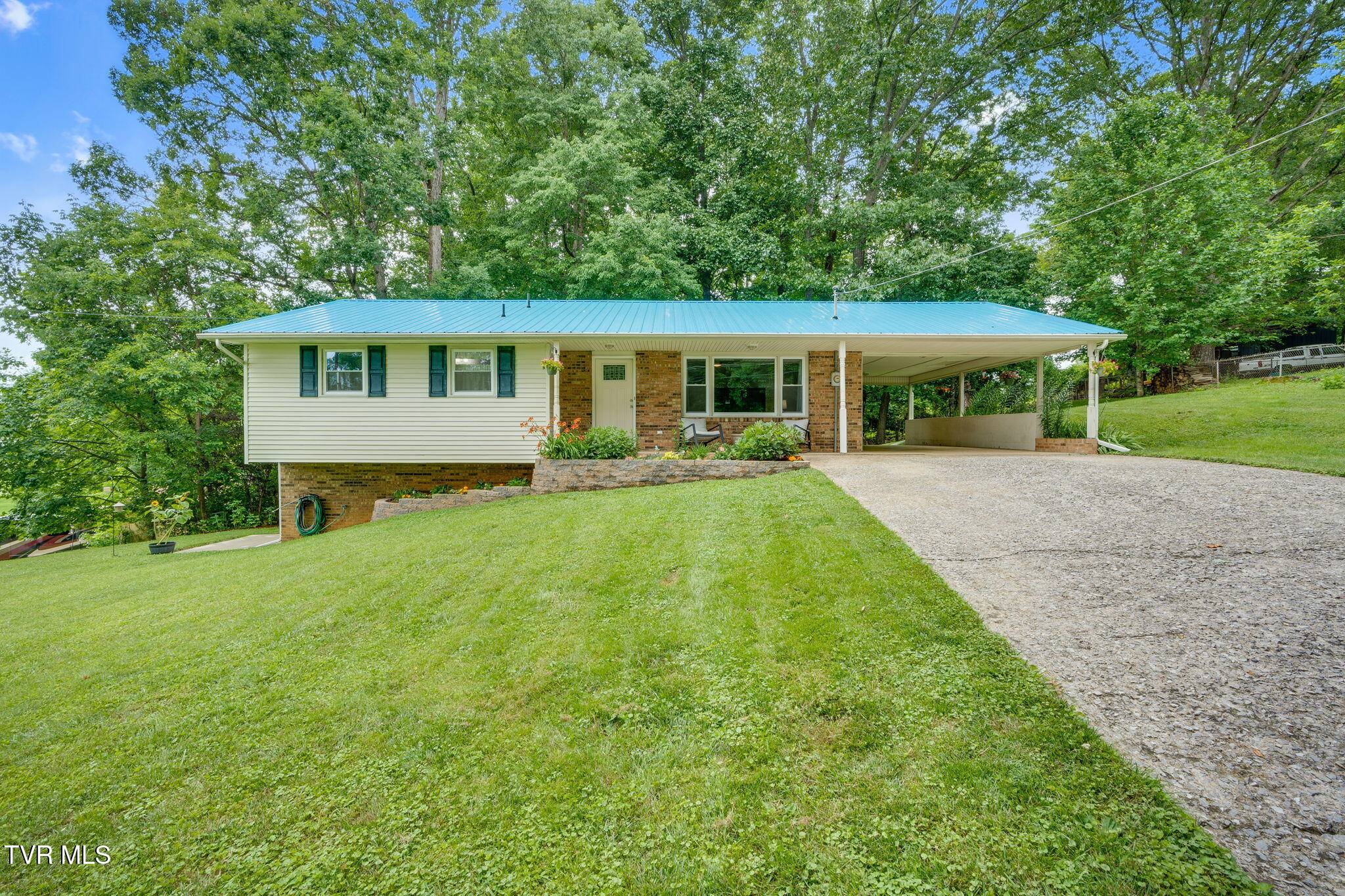 380 Lovelace Mountain View LOOP, Fall Branch, TN 37656