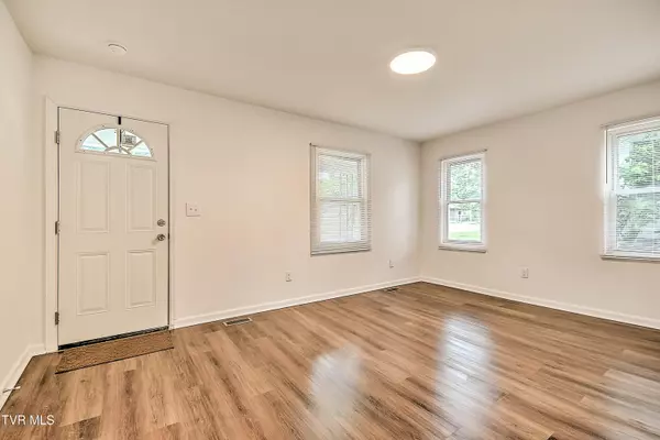 Kingsport, TN 37664,1648 E ST