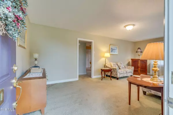 Kingsport, TN 37660,837 Carlisle DR
