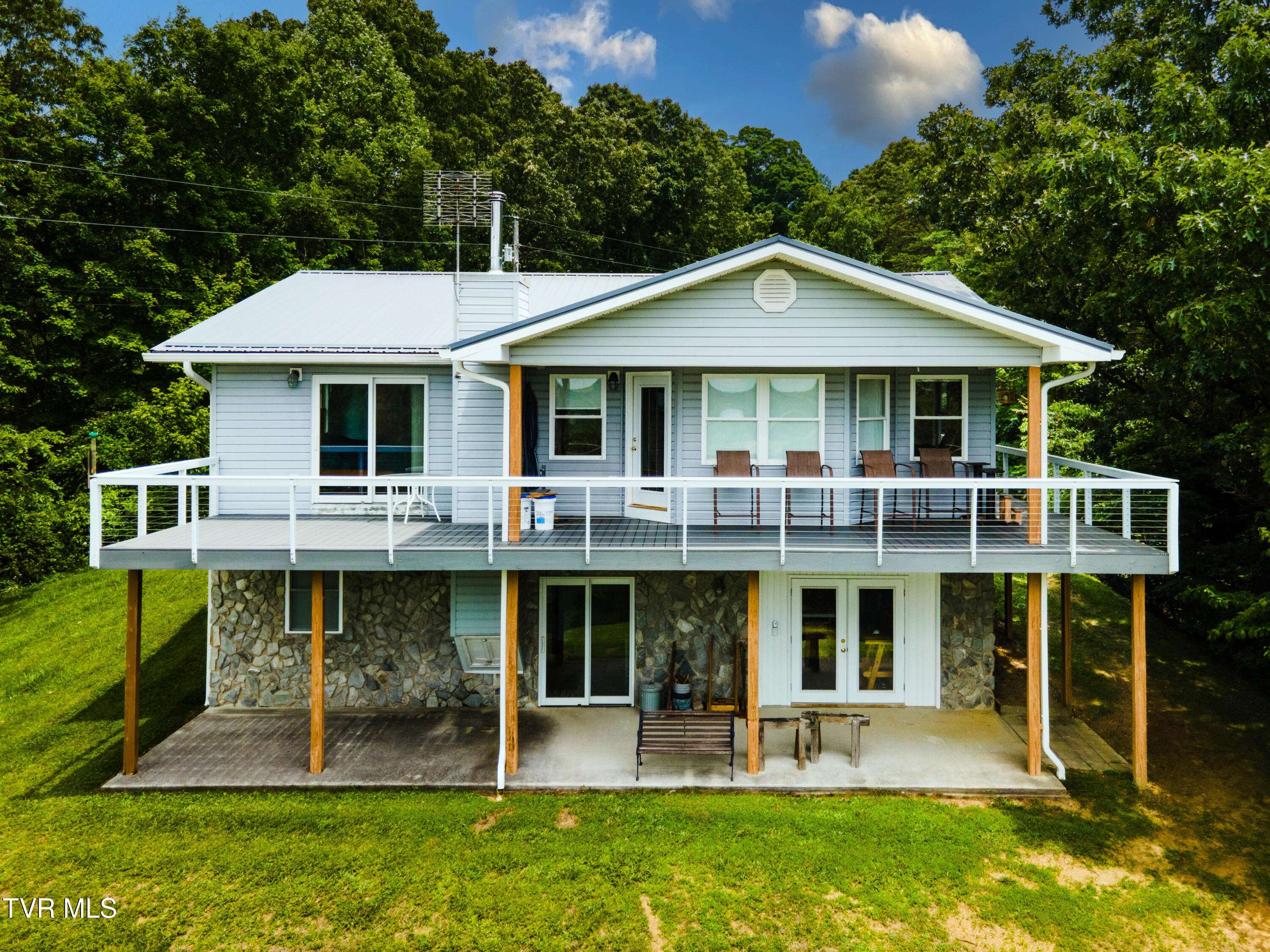 679 Christian Bend RD, Church Hill, TN 37642