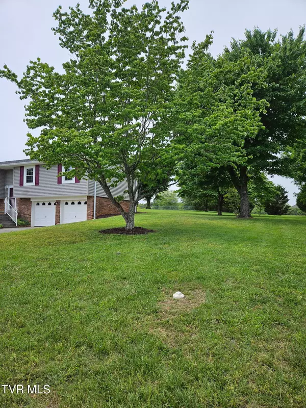 Church Hill, TN 37642,403 Riverwood DR