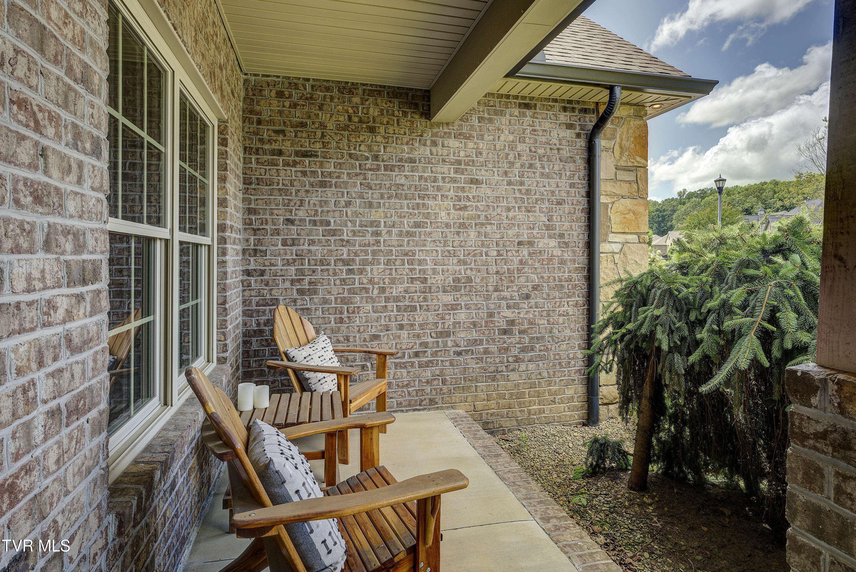 Johnson City, TN 37604,2085 Sawyers Pond DR