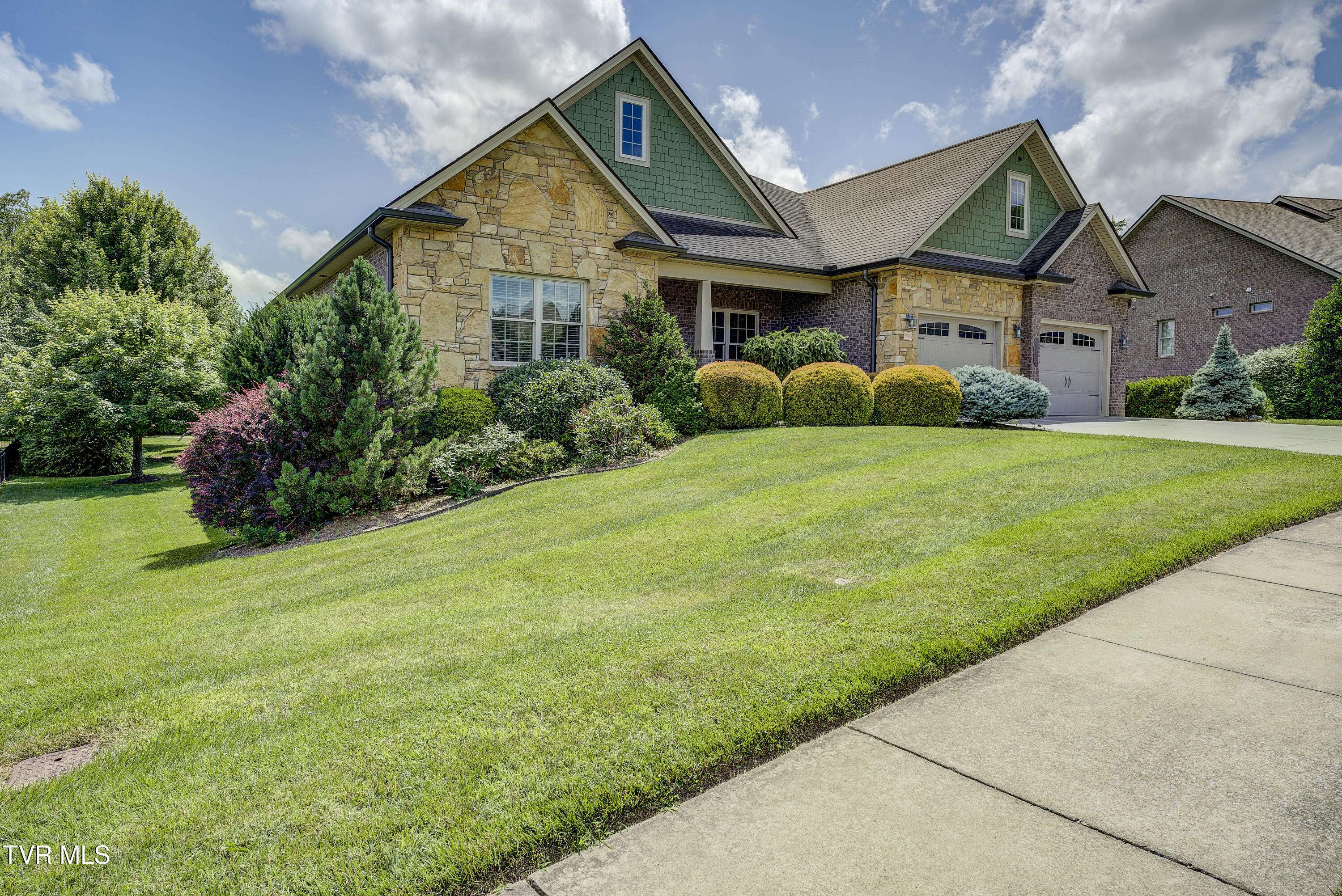 Johnson City, TN 37604,2085 Sawyers Pond DR