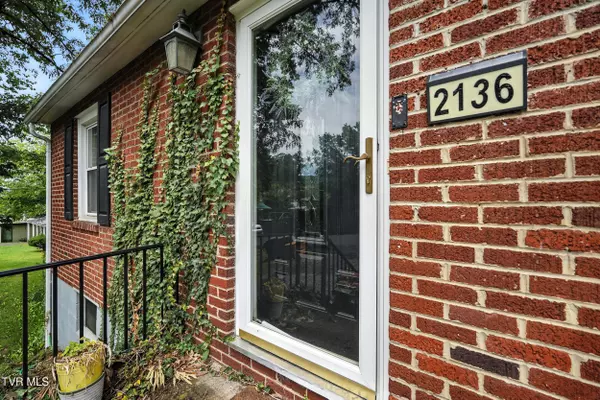 Kingsport, TN 37664,2136 Cypress ST