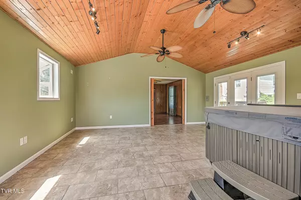 Bristol, TN 37620,307 Tween Hills RD