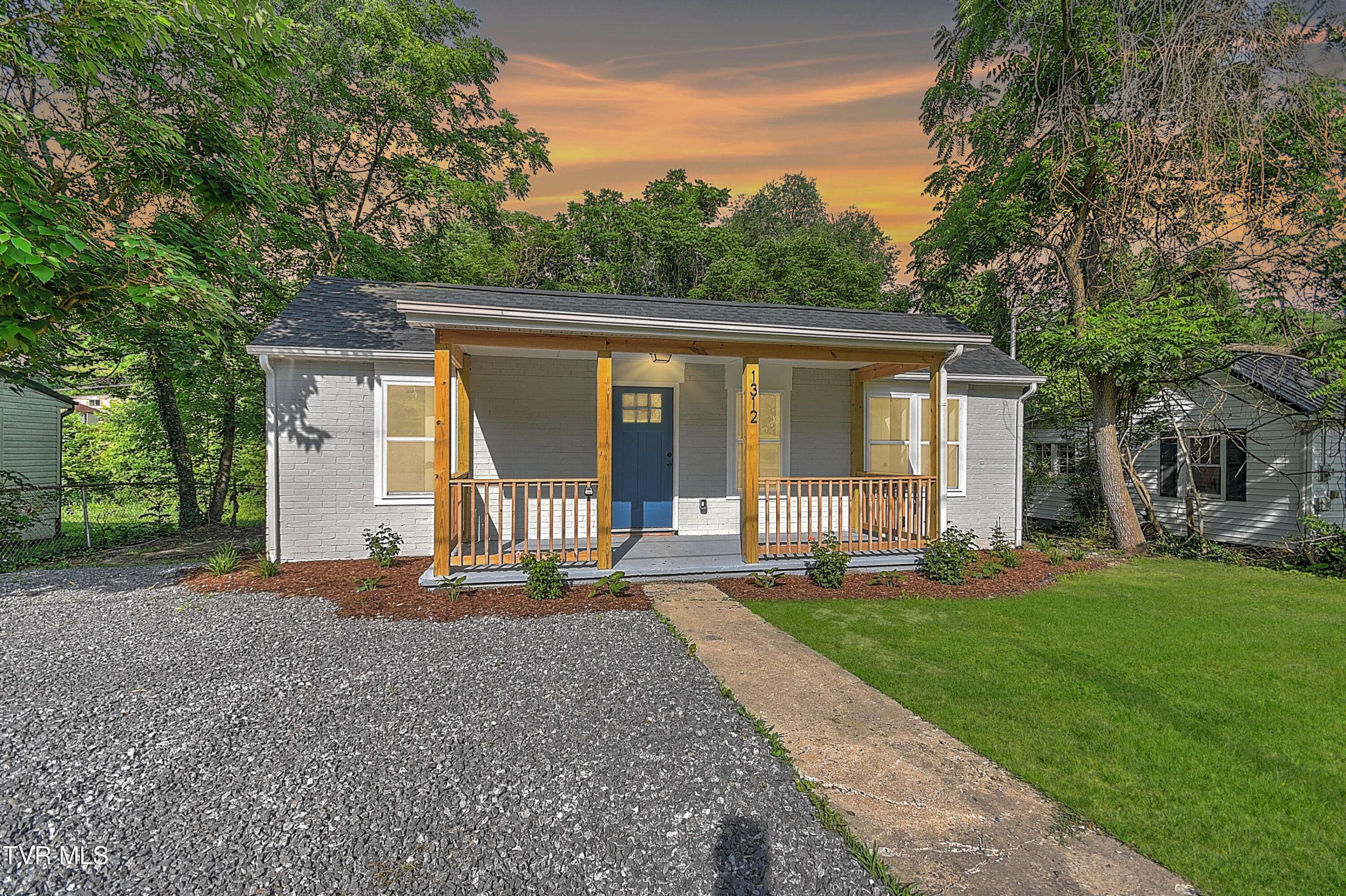 1312 Tranbarger DR, Kingsport, TN 37660