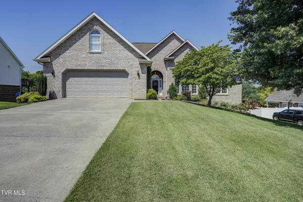305 Emerald Chase CIR, Johnson City, TN 37615
