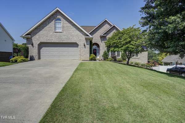 305 Emerald Chase CIR, Johnson City, TN 37615