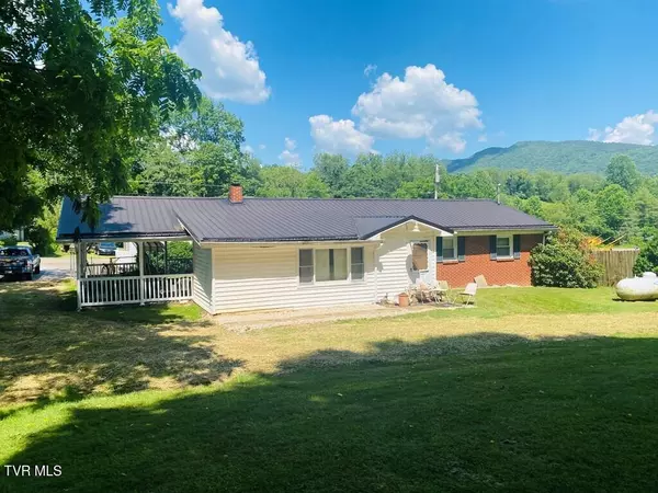 Butler, TN 37640,1820 Pine Orchard RD