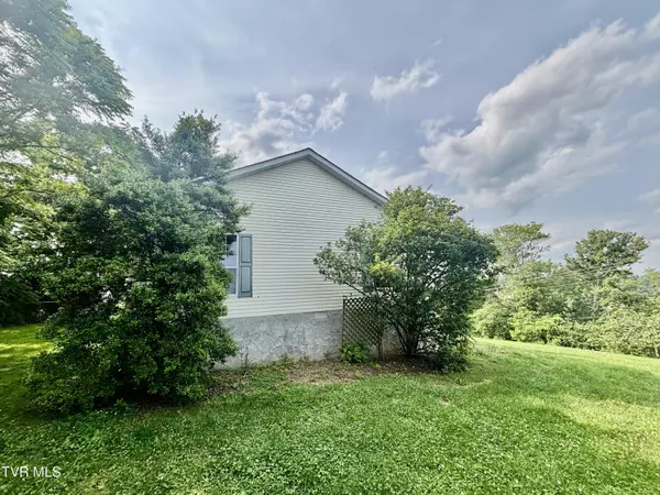 Jonesville, VA 24263,299 Lakehannah DR