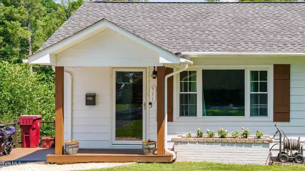 Johnson City, TN 37601,911 Lake DR