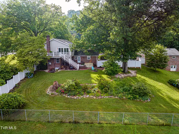 Abingdon, VA 24210,142 Hillside DR