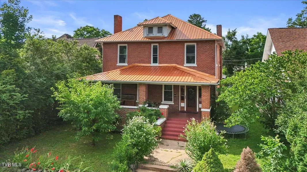 909 Highland AVE, Bristol, VA 24201