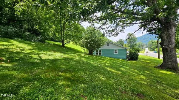 Big Stone Gap, VA 24219,1322 1st AVE