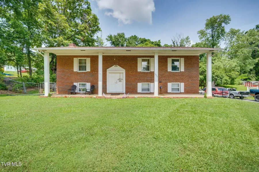 1806 Dellwood CIR, Greeneville, TN 37745