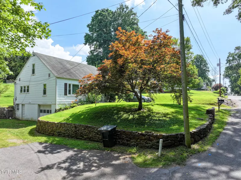 1260 Robinhood RD, Greeneville, TN 37743