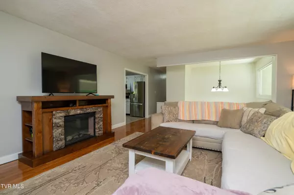 Gate City, VA 24251,135 Riders DR