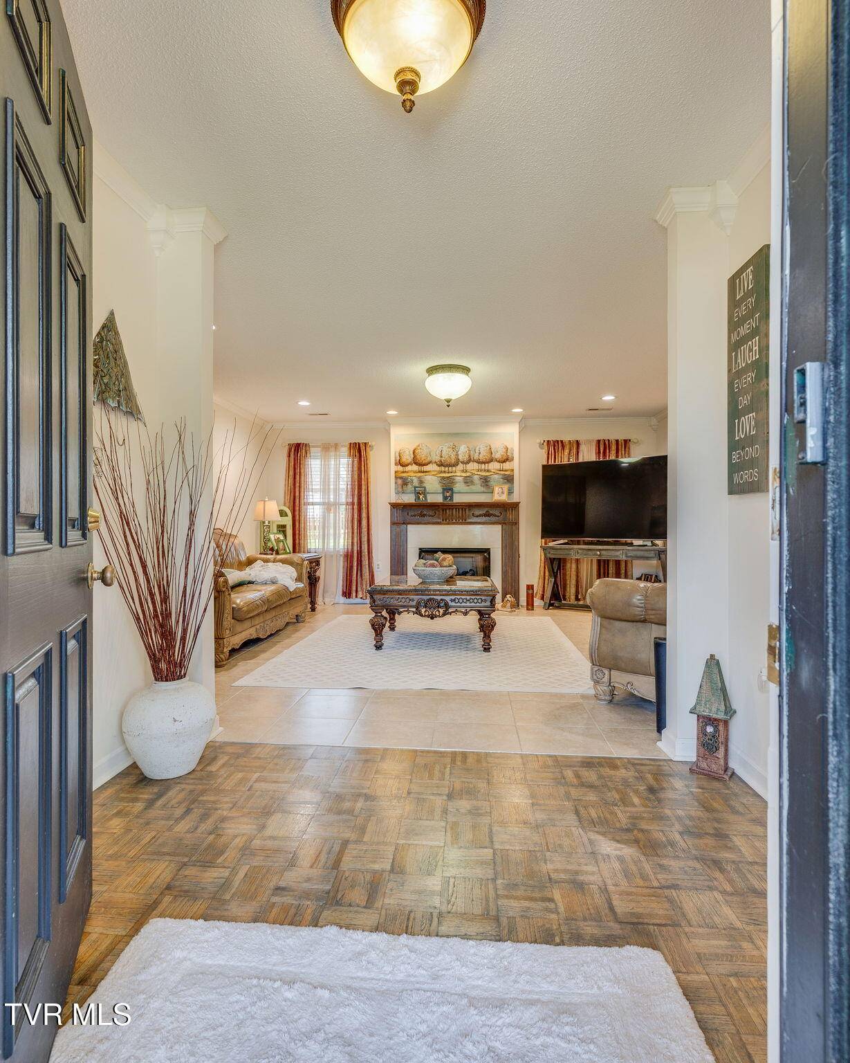 Johnson City, TN 37604,9 Larchmont LN