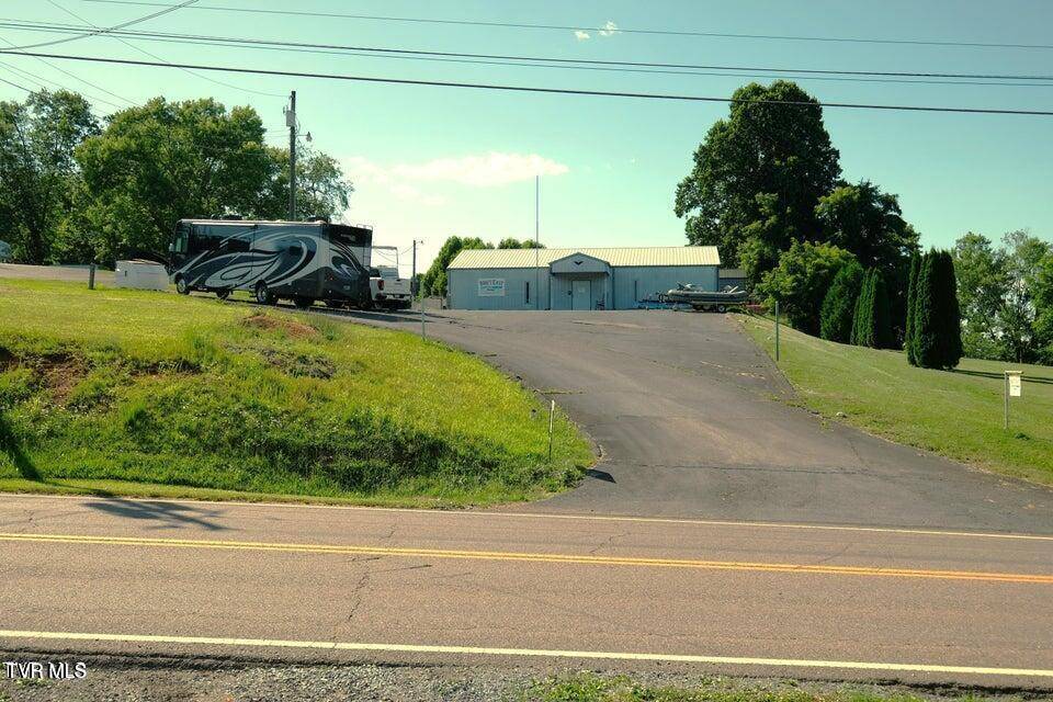 Bluff City, TN 37618,4926 Bluff City HWY