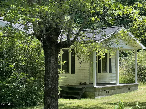 Coeburn, VA 24230,13423 Grayson RD