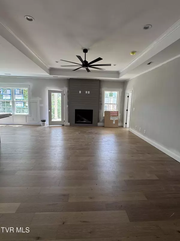 Kingsport, TN 37663,762 Hunts Terrace DR