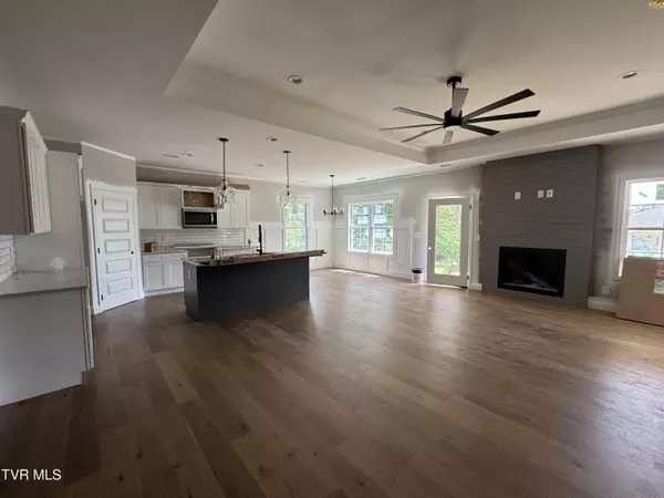 Kingsport, TN 37663,762 Hunts Terrace DR