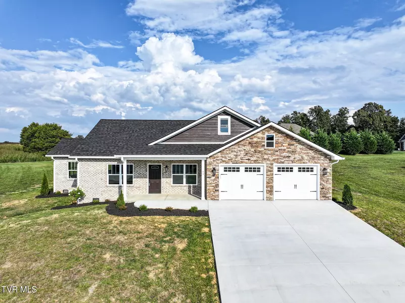 71 Clear Mountain TRL, Greeneville, TN 37745