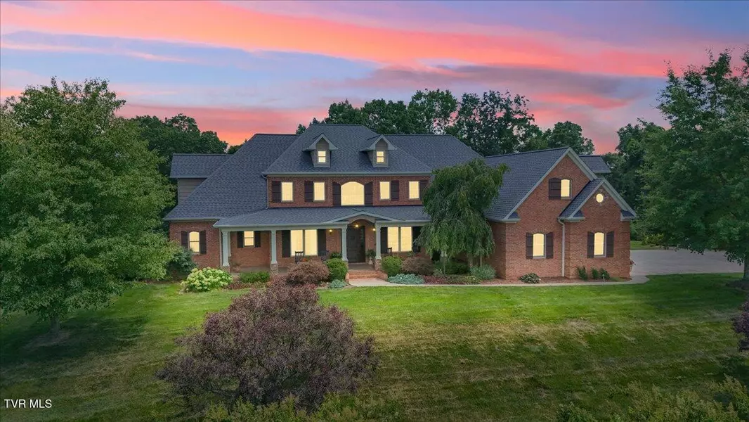 765 Warren RD, Piney Flats, TN 37686