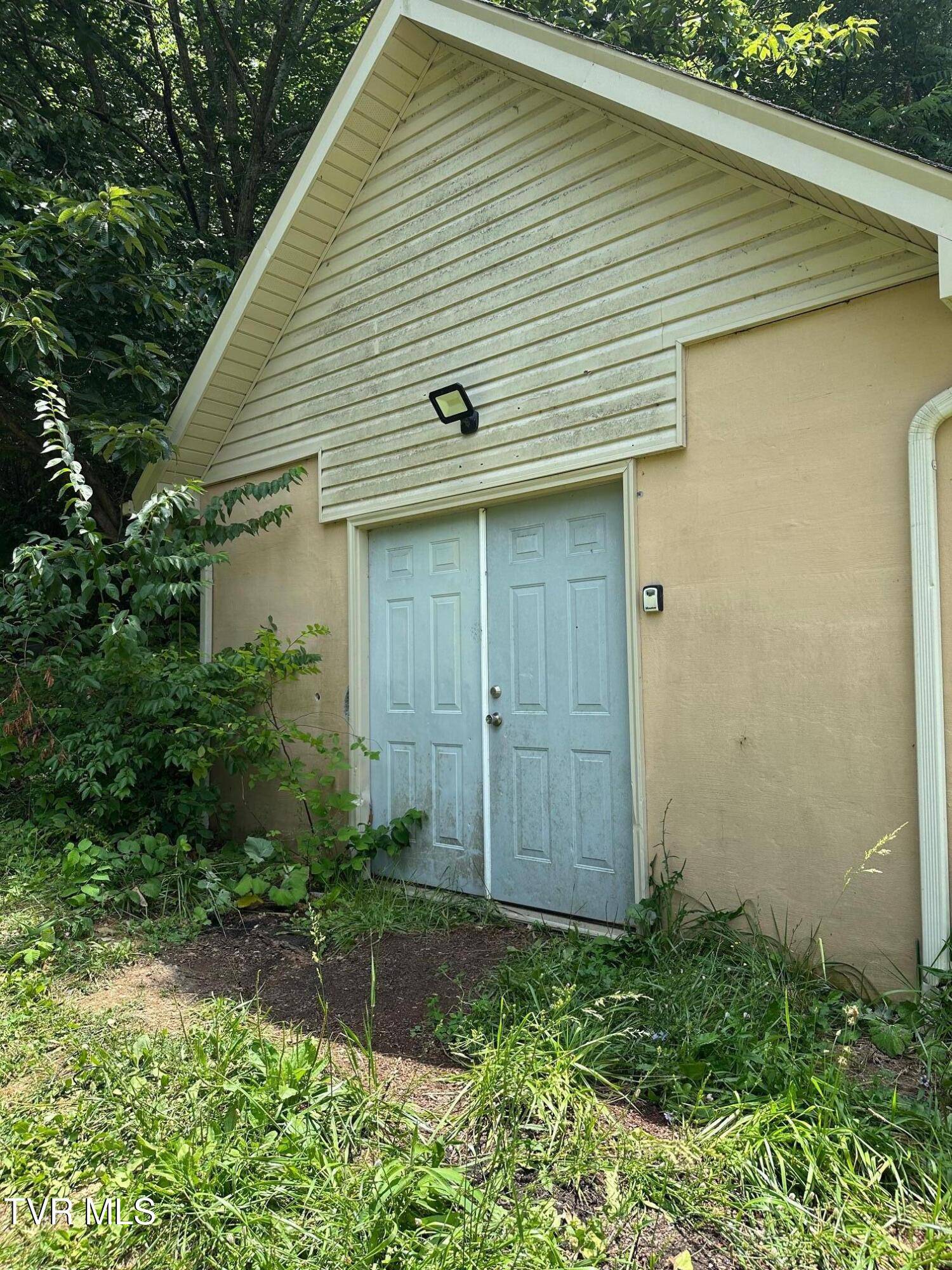 Bluff City, TN 37618,542 Sigman Hollow RD