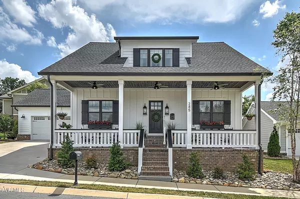 285 Princeton Gardens DR, Johnson City, TN 37601