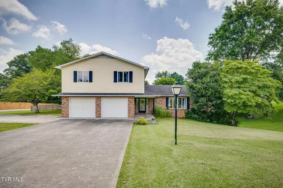 17304 Mary Lee DR, Abingdon, VA 24210