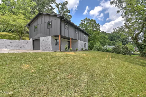 Bristol, VA 24201,1091 Long Crescent DR