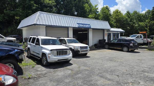 Roan Mountain, TN 37687,8876 Highway 19 E