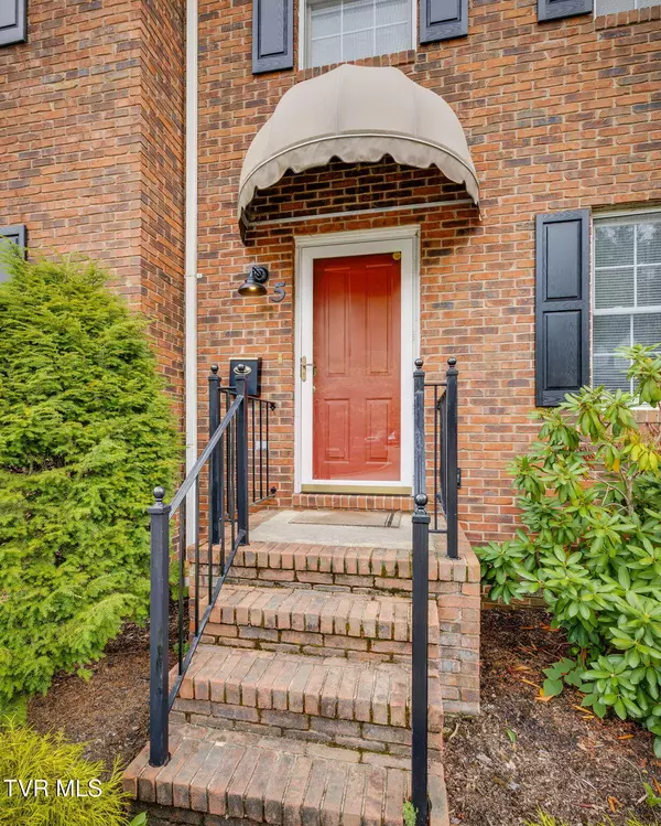 Kingsport, TN 37660,461 Eastley CT #5