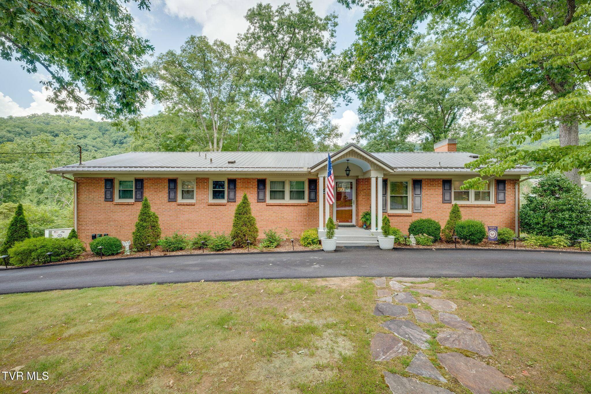 312 Timberlane RD, Bristol, TN 37620