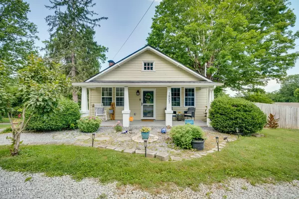 1907 Sinking Creek RD, Johnson City, TN 37604