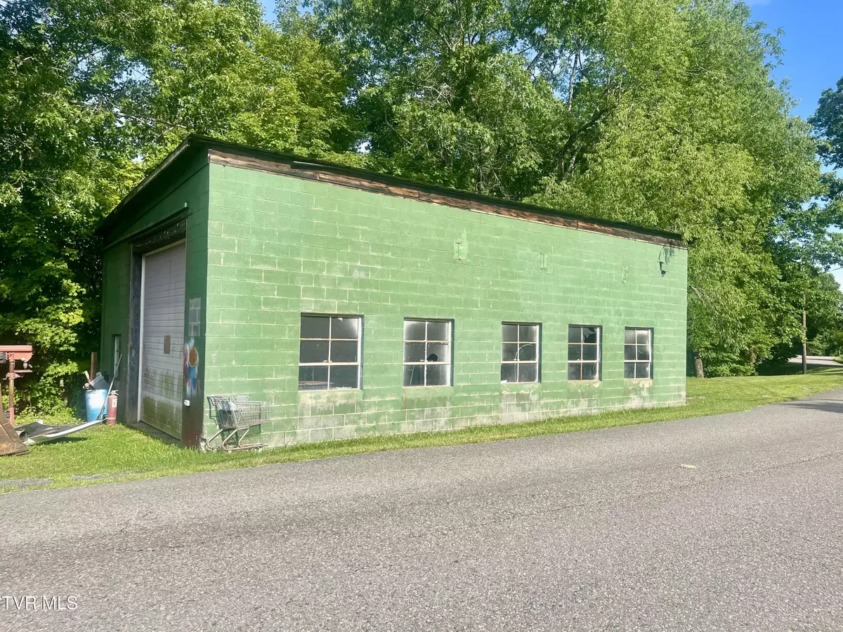 Saint Paul, VA 24283,3175 Burtons Ford RD