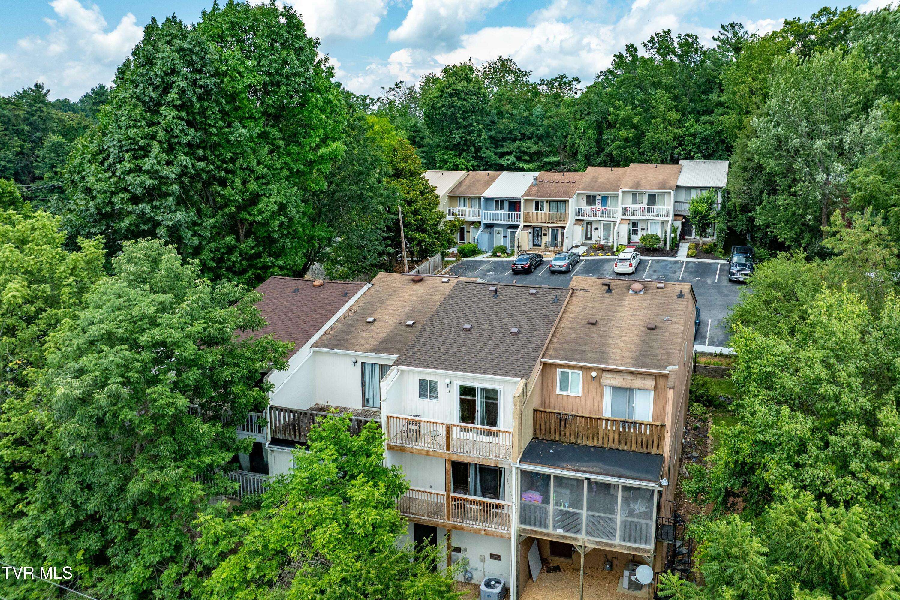 Bristol, VA 24201,182 Sierra PL #182