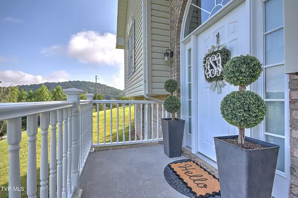 Blountville, TN 37617,422 Droke LN