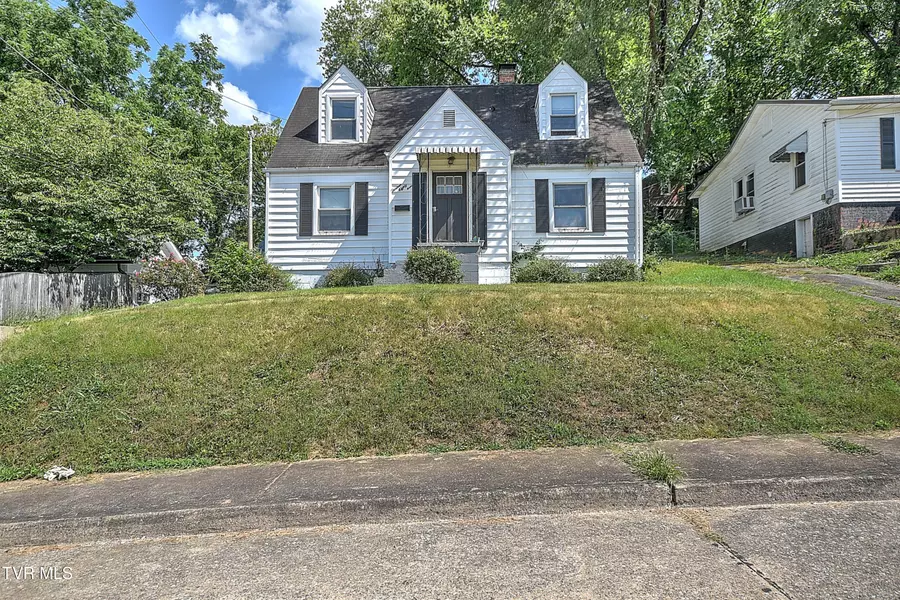 1383 Farragut AVE, Kingsport, TN 37664